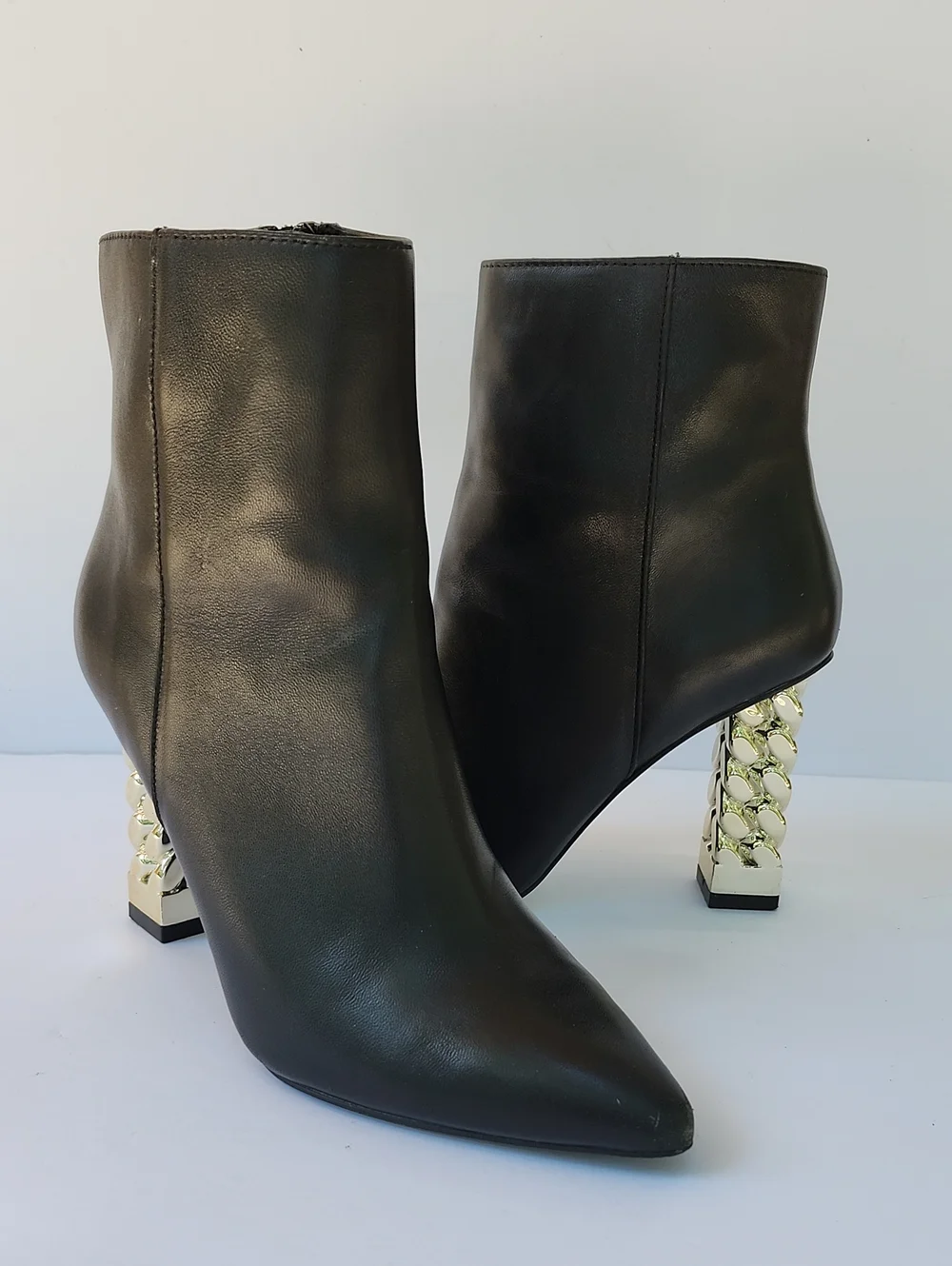 WHITE HOUSE/BLACK MARKET KELSEA LEATHER ANKLE BOOTS